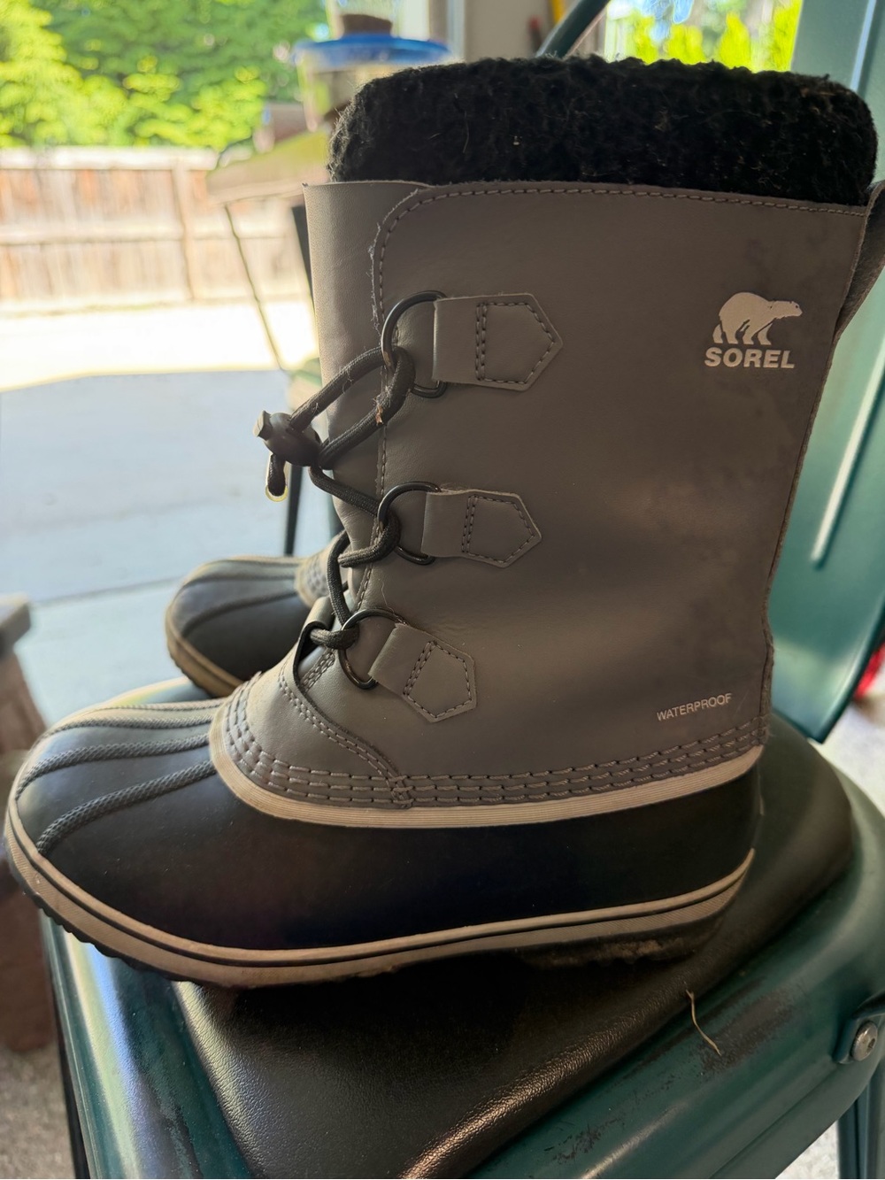 Sorel Kids YOUTH size 5 Gray and Black Waterproof Winter Boots